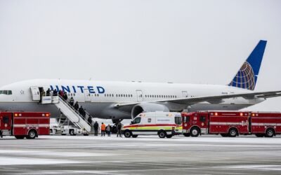 united airlines flight ua770 emergency diversion